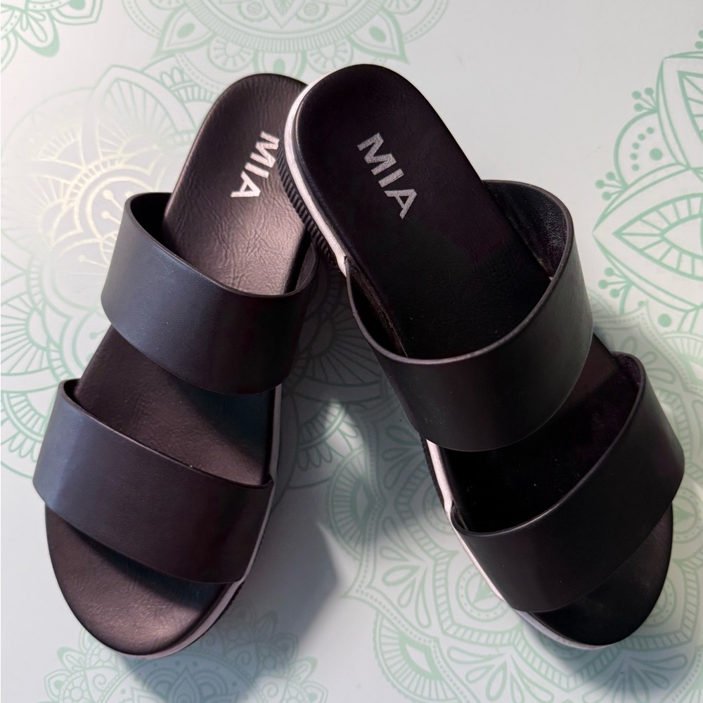 MIA Black Slide Sandals Minimalist Design